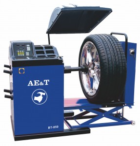 Балансировочный станок AE&T BT-850 для колес грузовых автомобилей